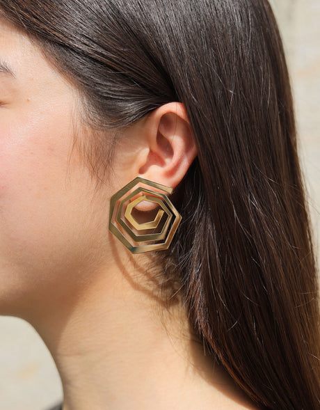 Helix earrings · Yellow gold