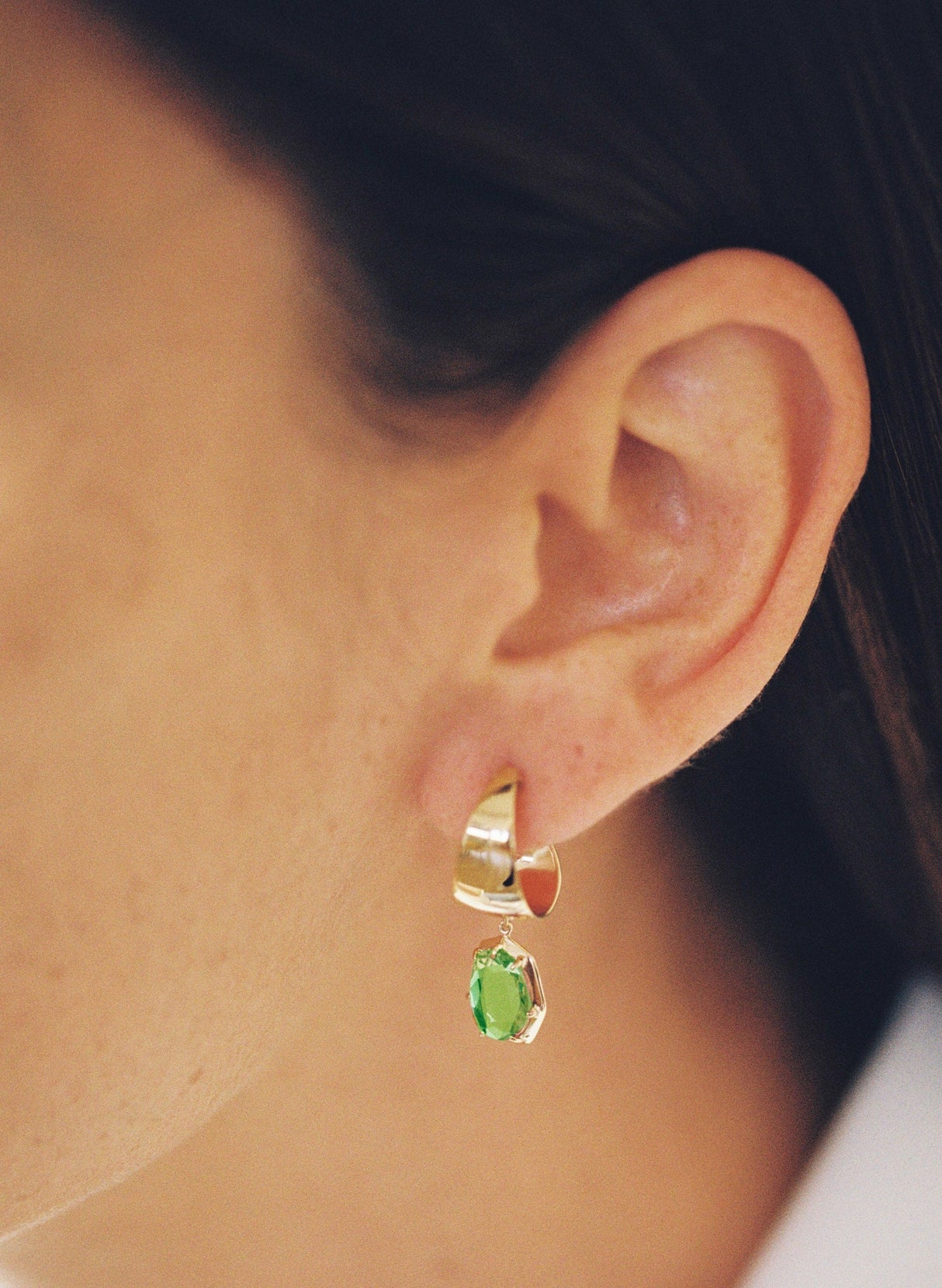 N.10 · Gold and garnet Tsavorite earrings