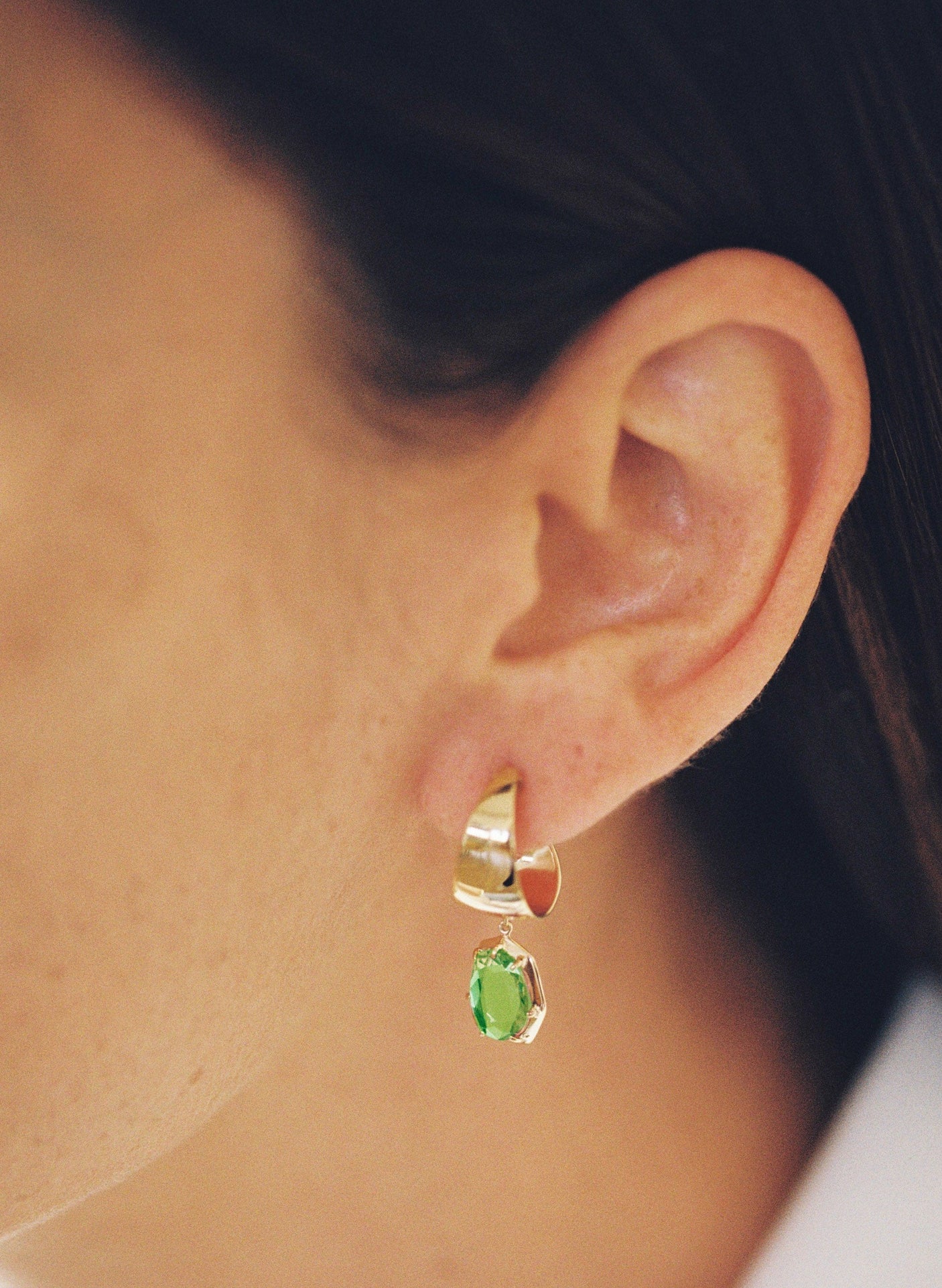 N.10 · Gold and garnet Tsavorite earrings